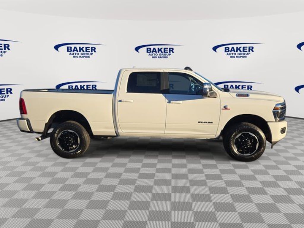 New 2025 Ram 2500 LARAMIE CREW CAB 4X4 6'4 BOX Pickup