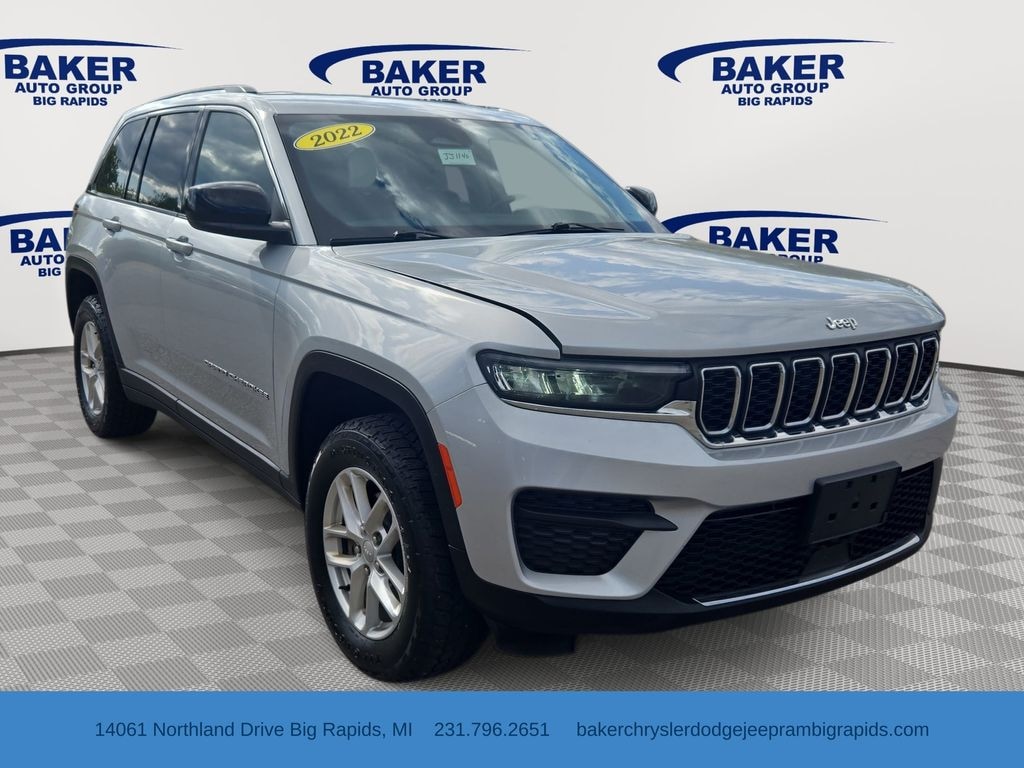 Used 2022 Jeep Grand Cherokee Laredo SUV
