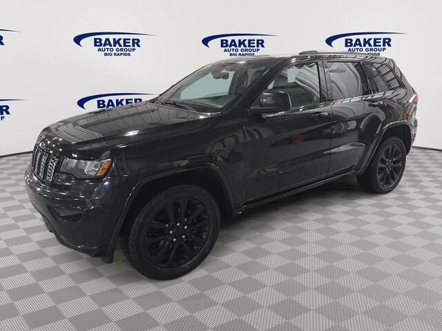 2018 Jeep Grand Cherokee Altitude photo 3