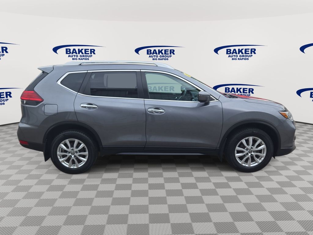 Used 2017 Nissan Rogue SV with VIN 5N1AT2MV6HC872556 for sale in Big Rapids, MI