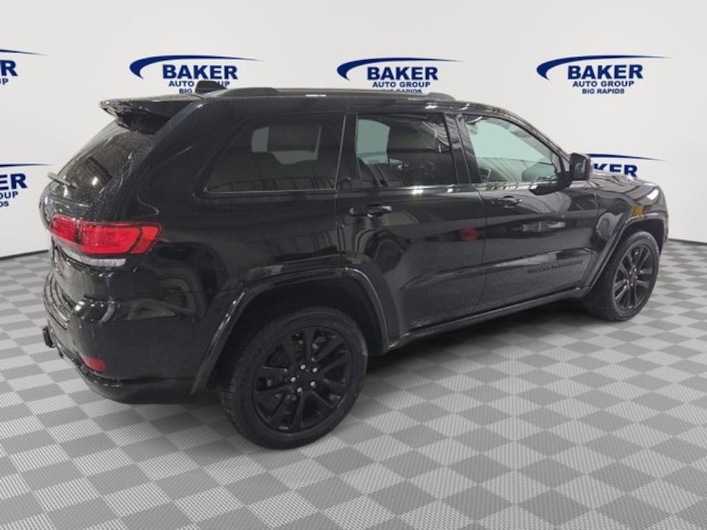 Used 2018 Jeep Grand Cherokee Altitude SUV