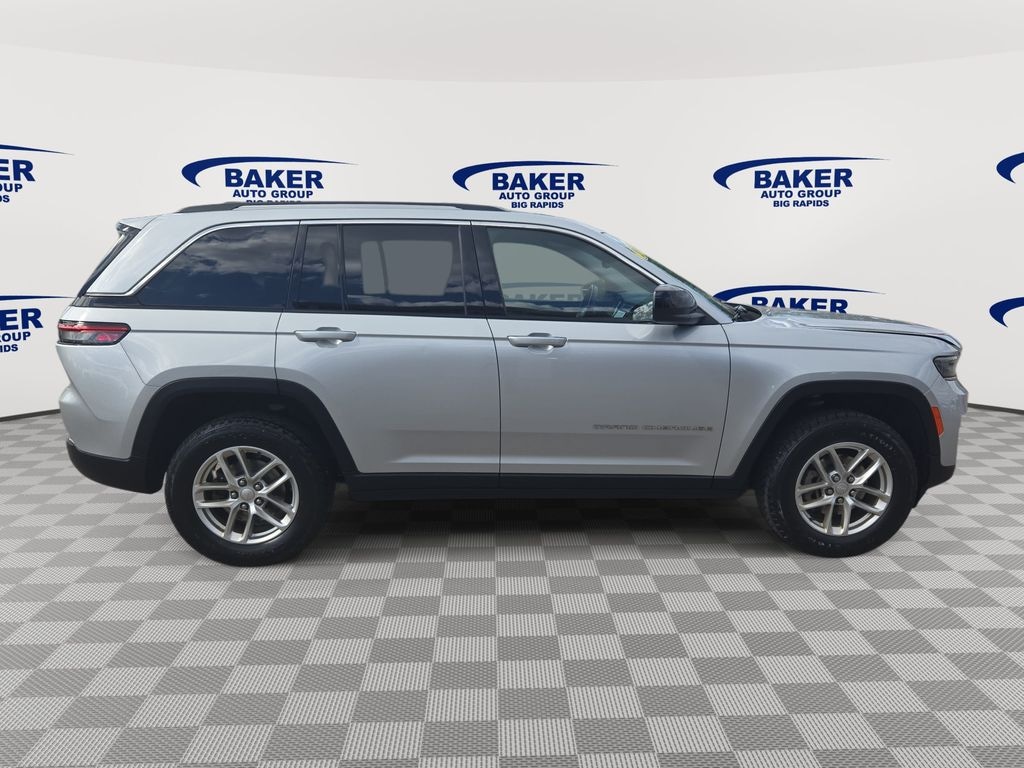 Used 2022 Jeep Grand Cherokee Laredo SUV