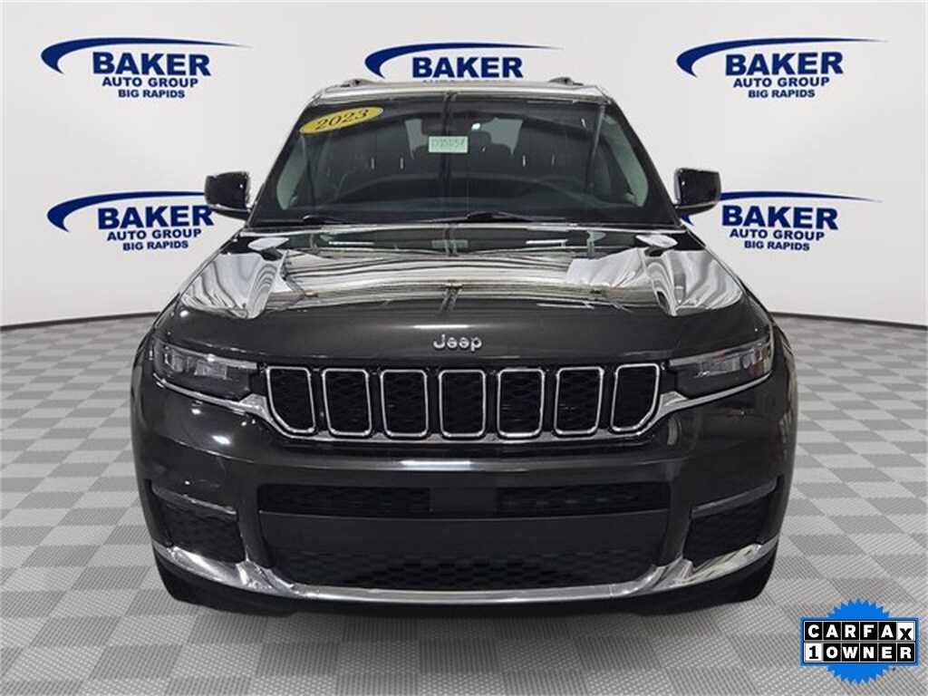 2023 Jeep Grand Cherokee Limited photo 2