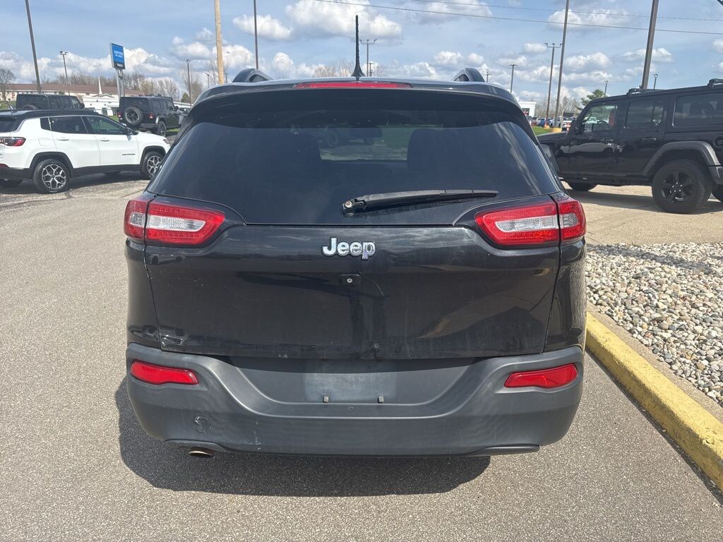 Used 2016 Jeep Cherokee Sport SUV