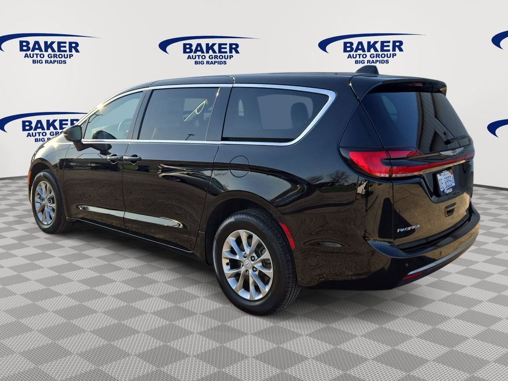 2026 Chrysler Pacifica Select - Photo 6