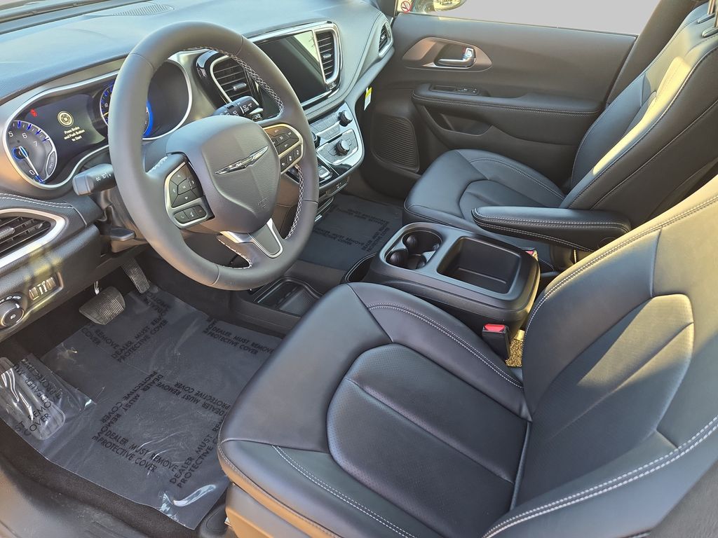 2026 Chrysler Pacifica Select - Photo 17