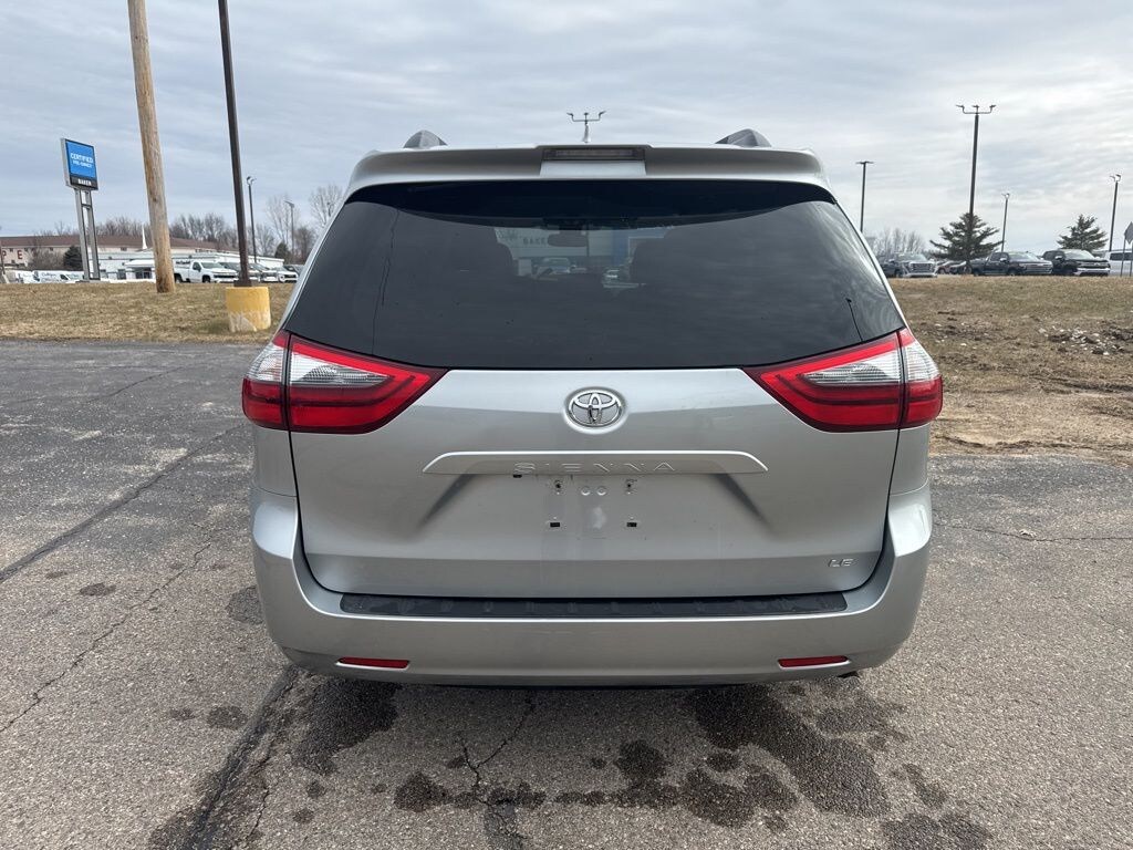 Used 2020 Toyota Sienna LE Minivan/Van