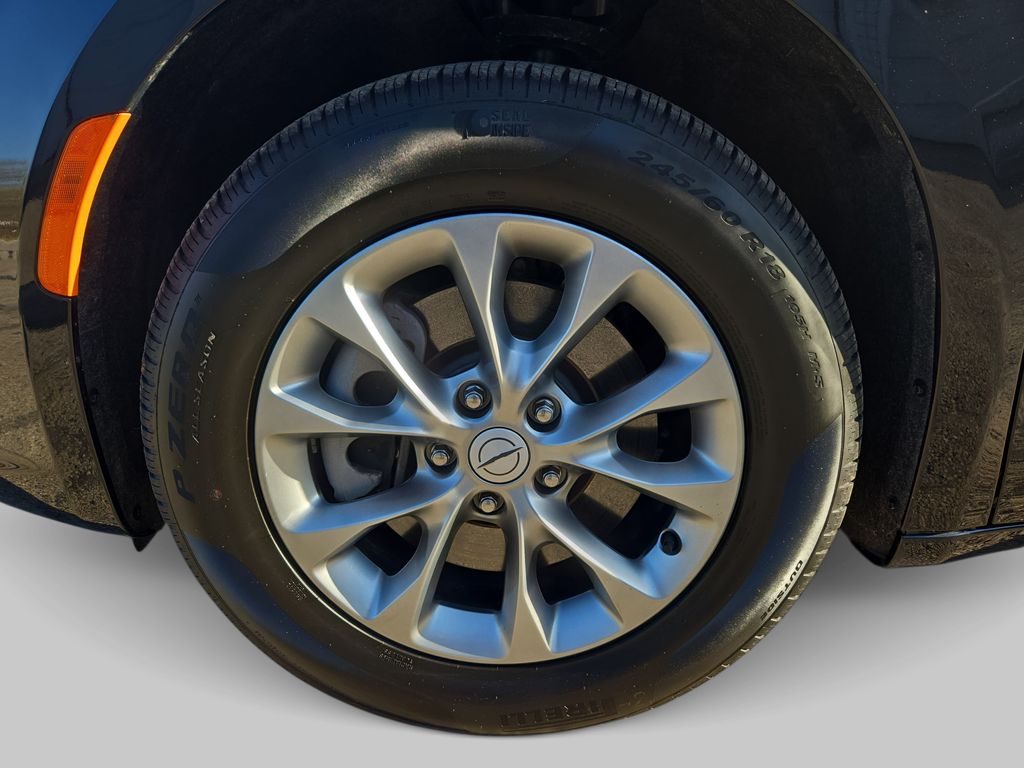 2026 Chrysler Pacifica Select - Photo 30