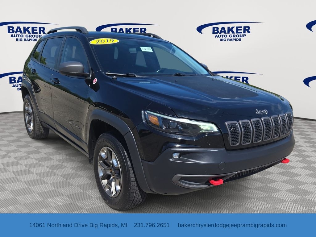 Used 2019 Jeep Cherokee Trailhawk SUV