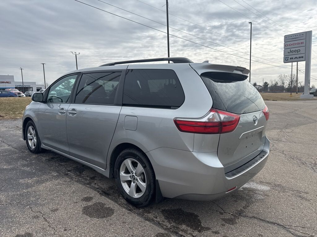 Used 2020 Toyota Sienna LE Minivan/Van
