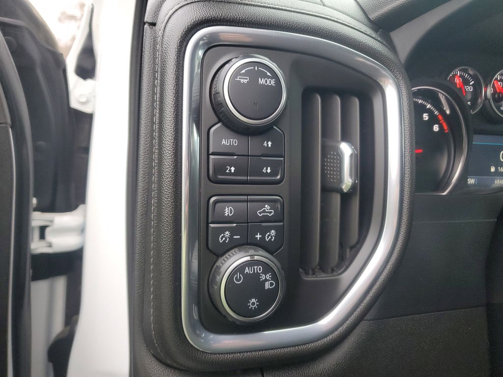2022 Chevrolet Silverado 1500 Limited LT Trail Boss - Photo 17