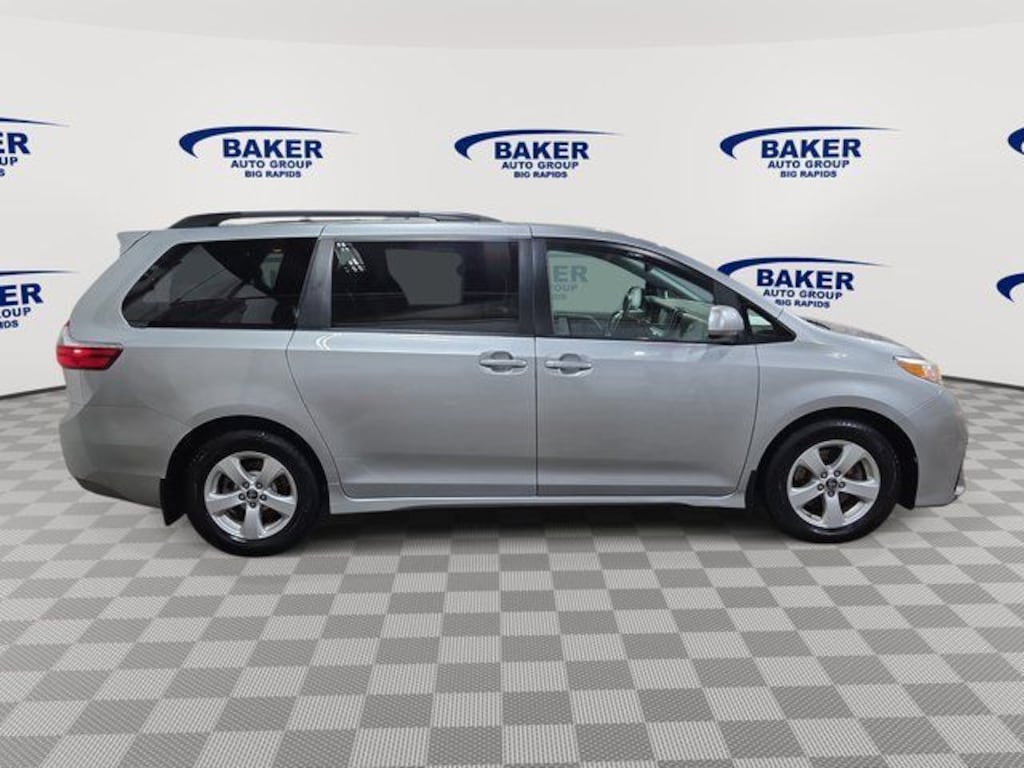 Used 2020 Toyota Sienna LE Minivan/Van