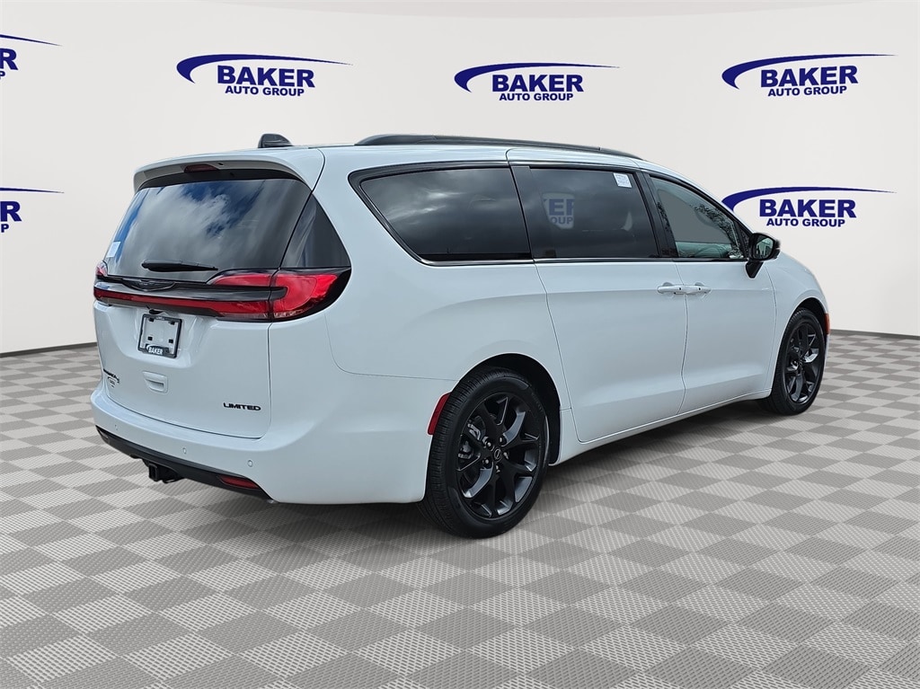New 2026 Chrysler Pacifica LIMITED Passenger Van
