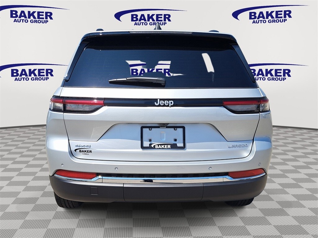 2025 Jeep Grand Cherokee Laredo photo 4