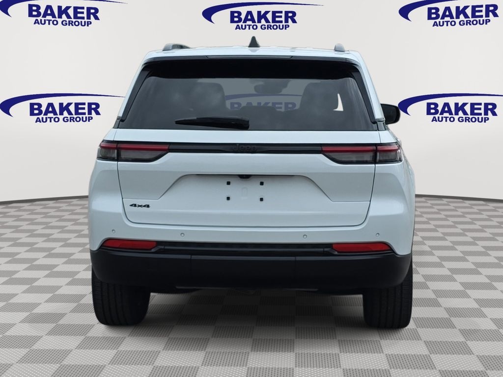 Used 2023 Jeep Grand Cherokee Laredo SUV