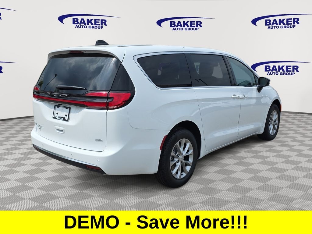 New 2027 Chrysler Pacifica SELECT AWD Passenger Van