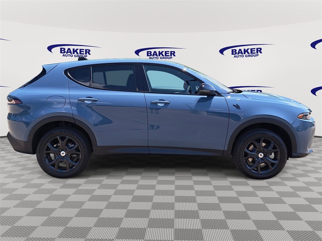 2024 Dodge Hornet GT photo 2
