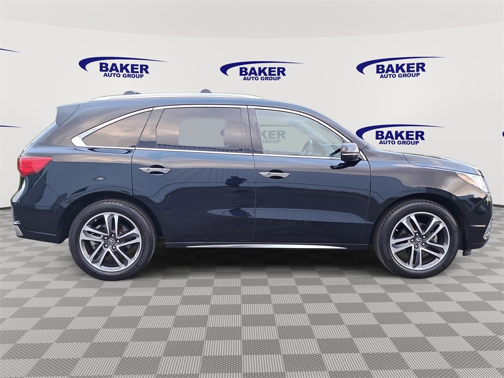 2017 Acura MDX SH-AWD Advance photo 2