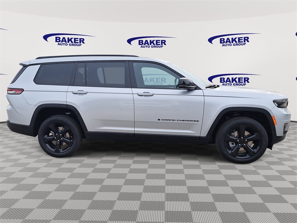 2025 Jeep Grand Cherokee L photo 2