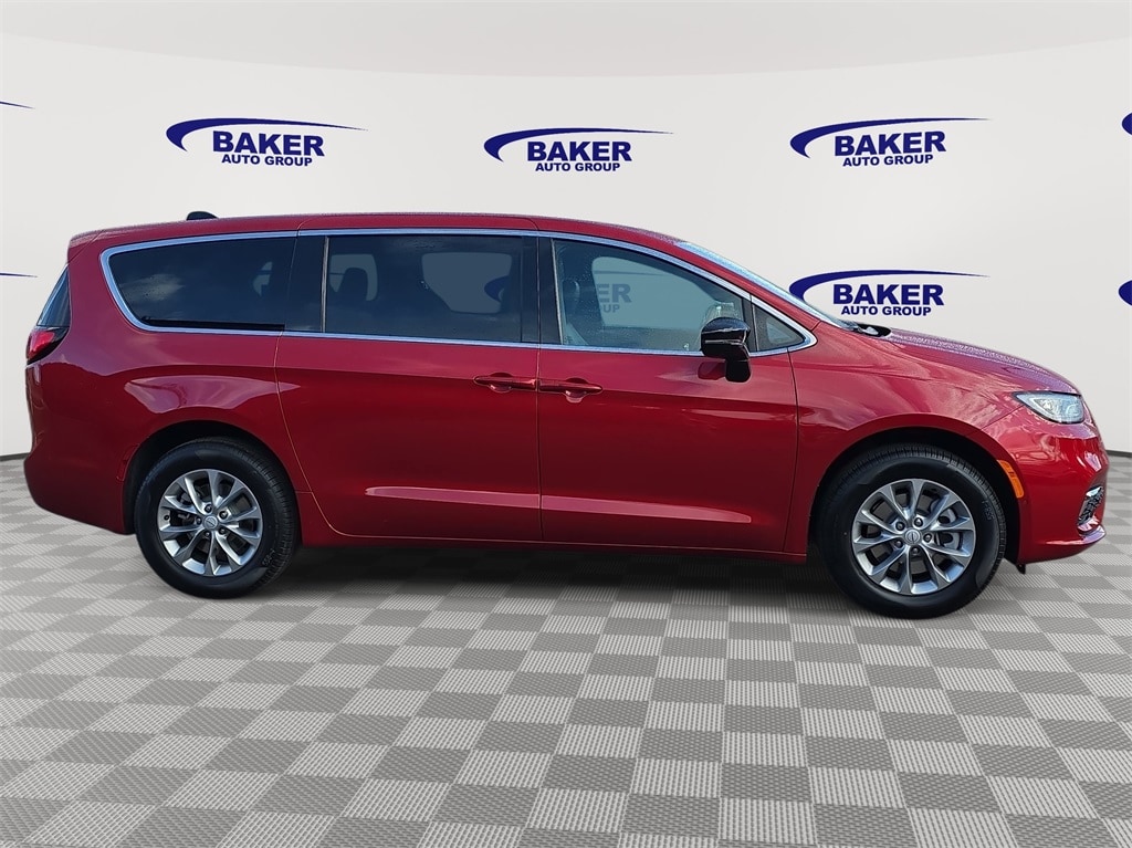 New 2026 Chrysler Pacifica SELECT AWD Passenger Van