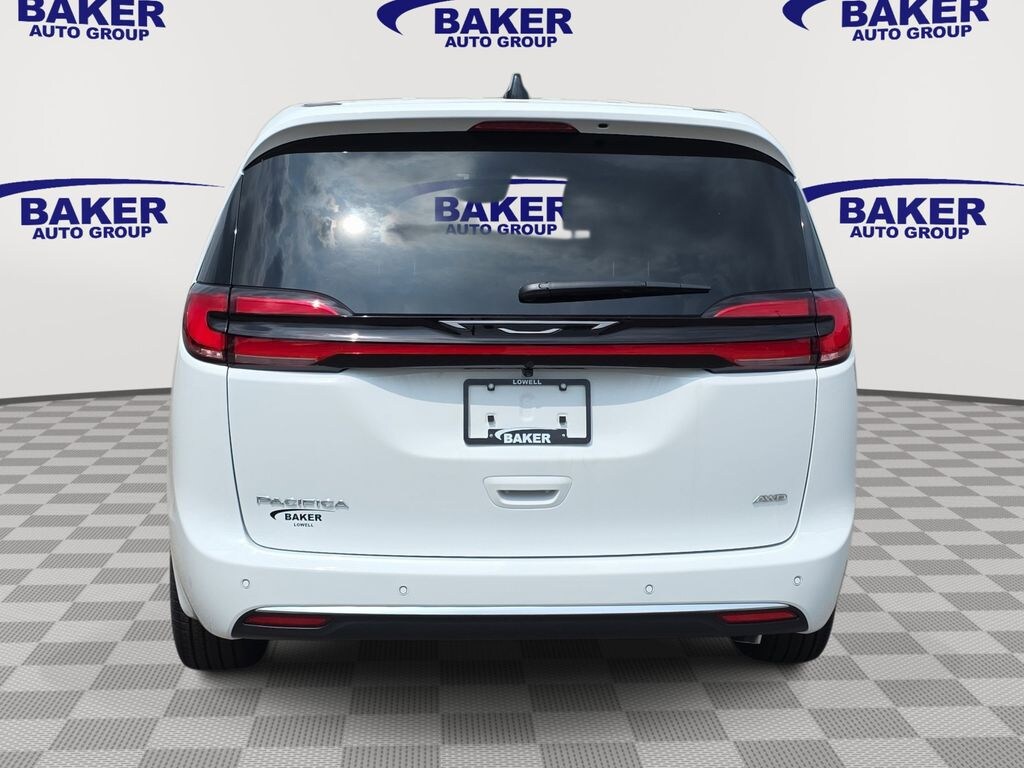 New 2027 Chrysler Pacifica SELECT AWD Passenger Van