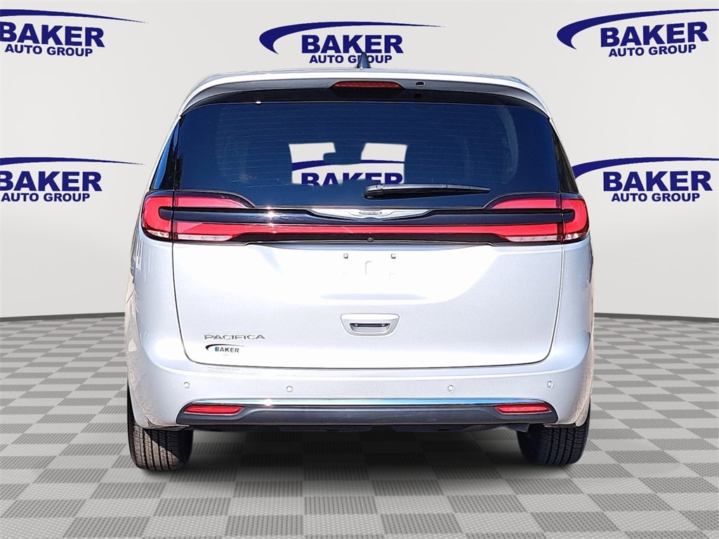 Used 2024 Chrysler Pacifica Touring L Van Passenger Van
