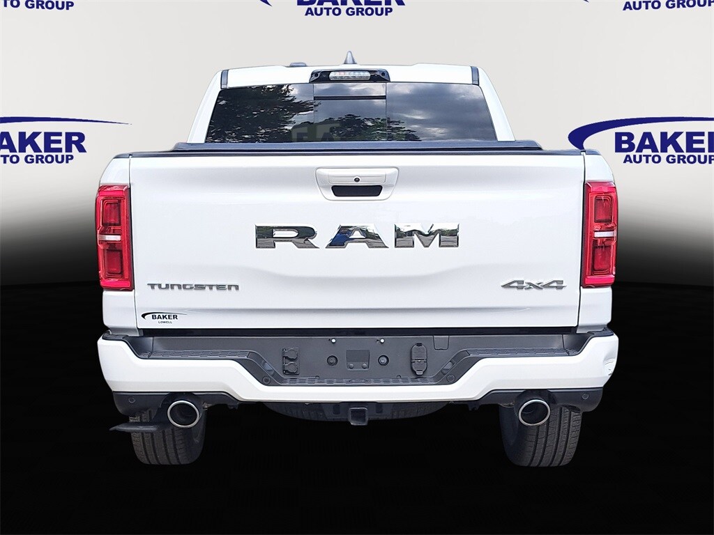 2025 Ram 1500 photo 3