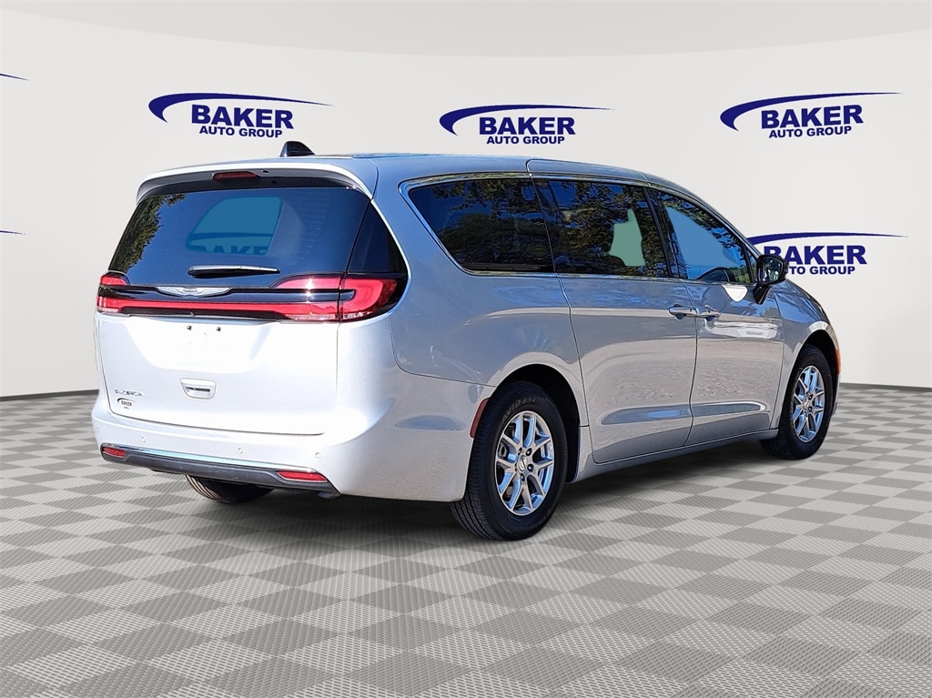 Used 2024 Chrysler Pacifica Touring L Van Passenger Van