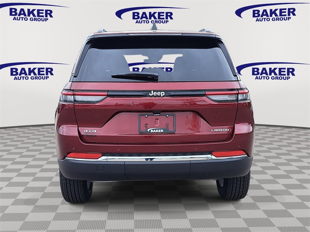 2025 Jeep Grand Cherokee Laredo photo 4