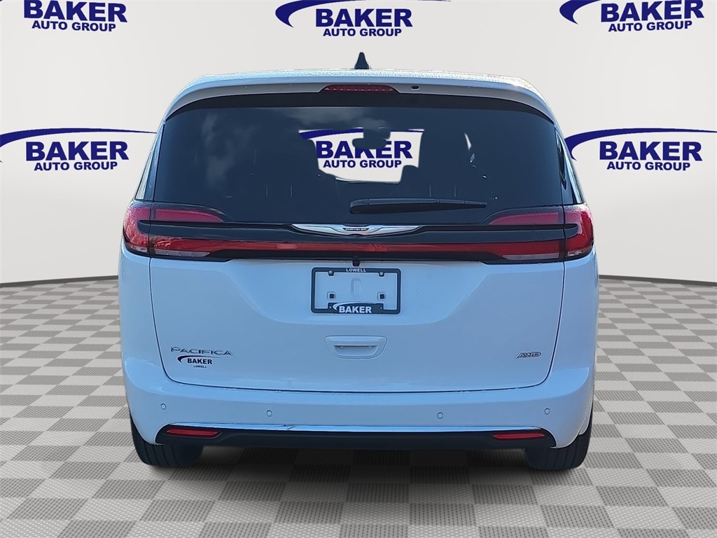 New 2026 Chrysler Pacifica SELECT AWD Passenger Van