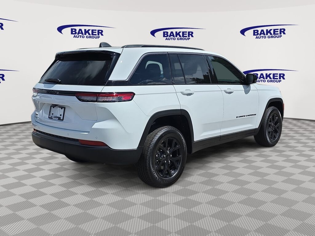 New 2026 Jeep Grand Cherokee LAREDO ALTITUDE 4X4 Sport Utility