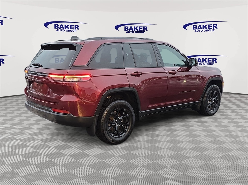 Used 2024 Jeep Grand Cherokee Laredo SUV