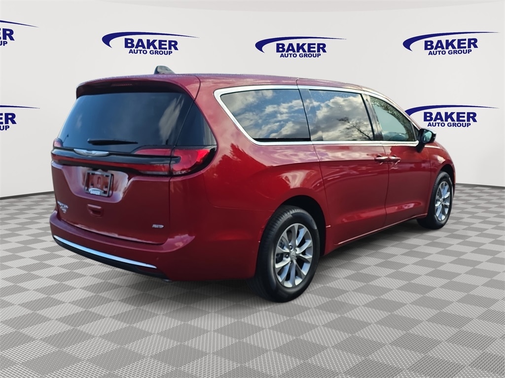 New 2026 Chrysler Pacifica SELECT AWD Passenger Van