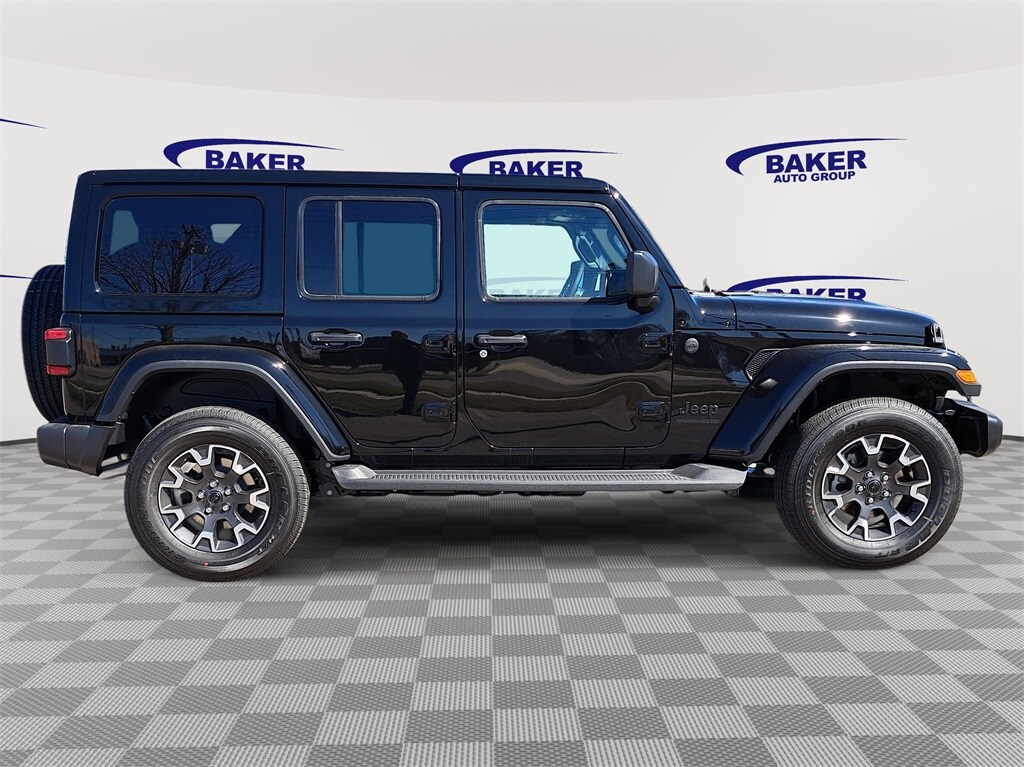 2025 Jeep Wrangler Sahara W photo 2