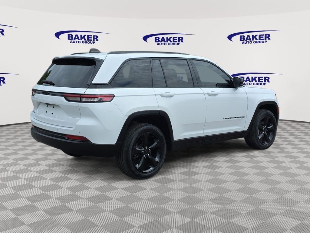 Used 2023 Jeep Grand Cherokee Laredo SUV