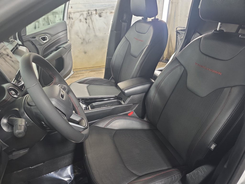 2025 Jeep Compass Trailhawk - Photo 14