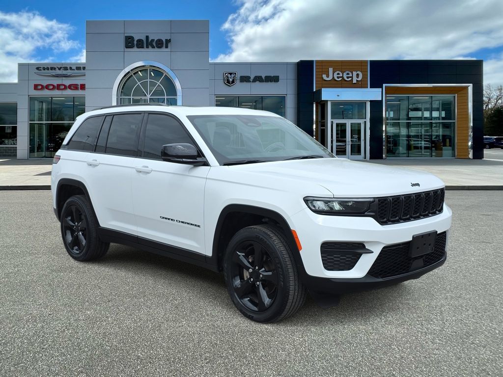 2023 Jeep Grand Cherokee Altitude's photo
