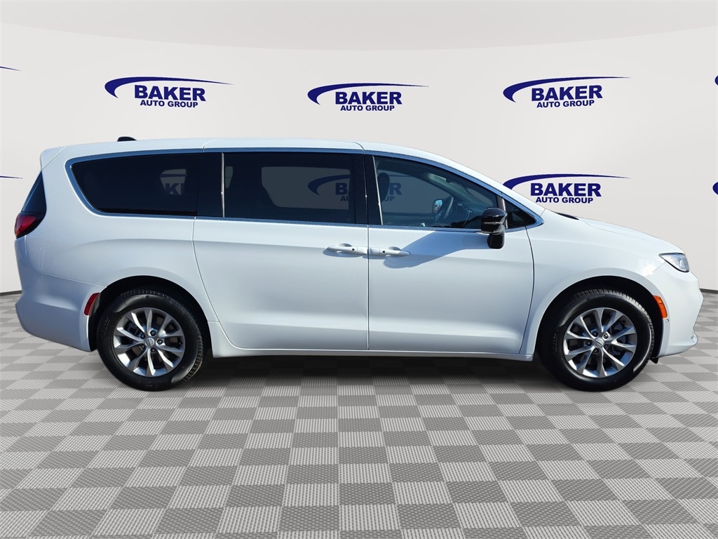 New 2026 Chrysler Pacifica SELECT AWD Passenger Van