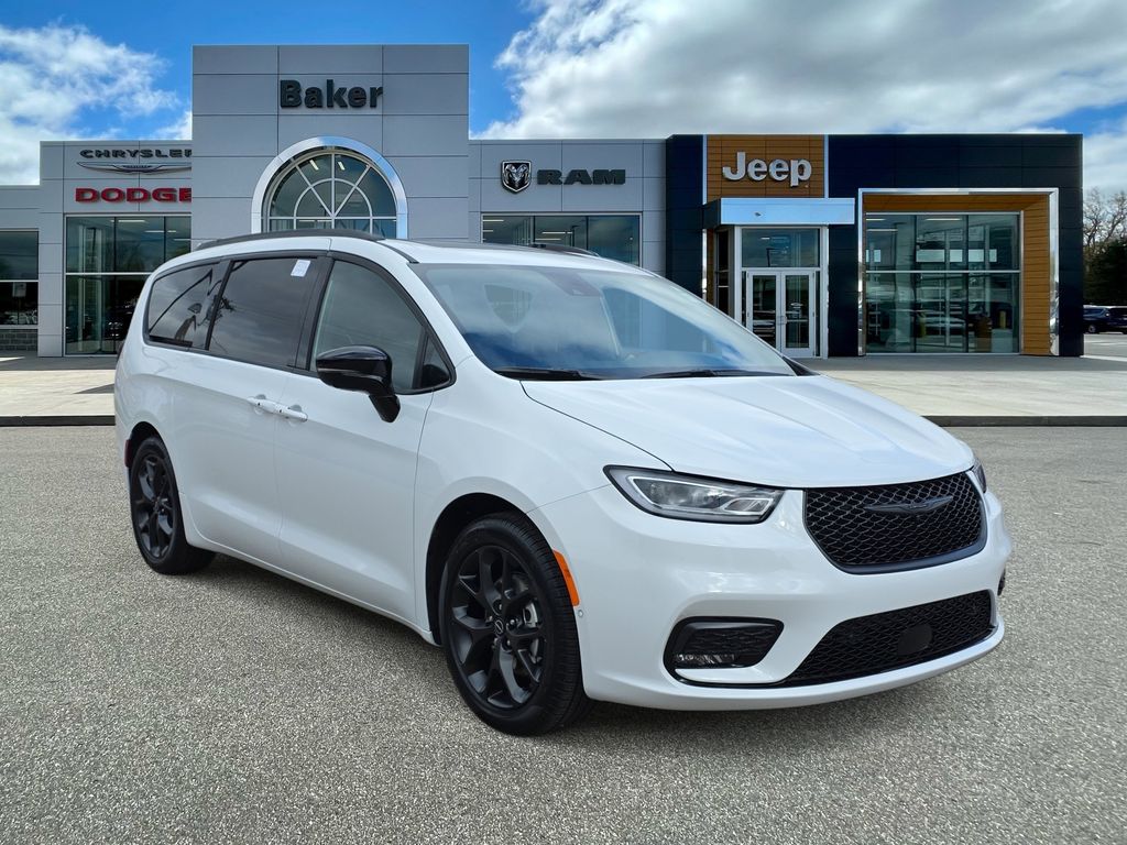 New 2026 Chrysler Pacifica Image