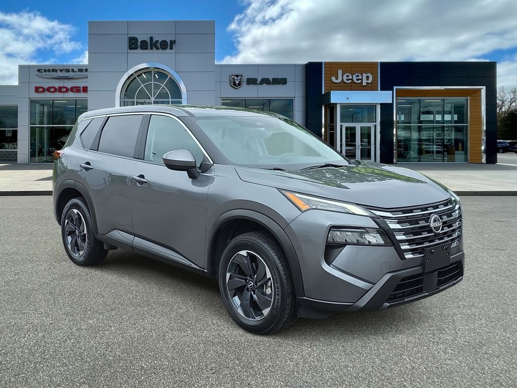 Used 2024 Nissan Rogue SV SUV