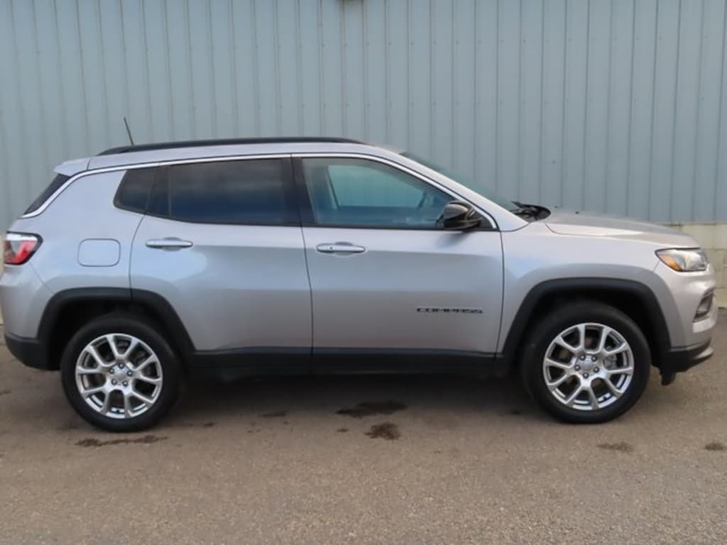 Used 2022 Jeep Compass Latitude Lux SUV