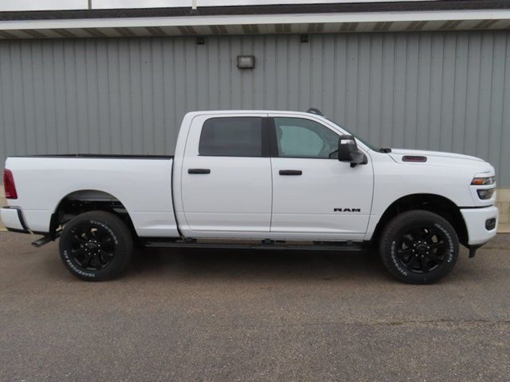 New 2026 Ram 2500 BIG HORN CREW CAB 4X4 6'4 BOX Pickup