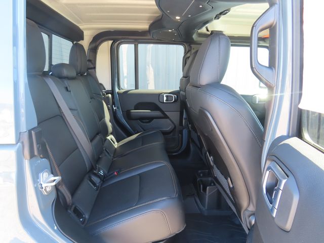 2026 Jeep Gladiator Sahara - Photo 28