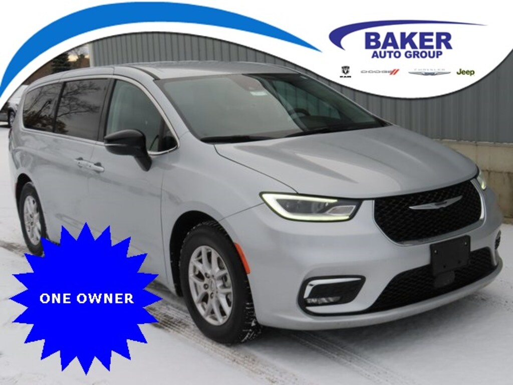 Used 2024 Chrysler Pacifica Touring L Minivan/Van