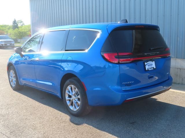 2027 Chrysler Pacifica Select - Photo 8