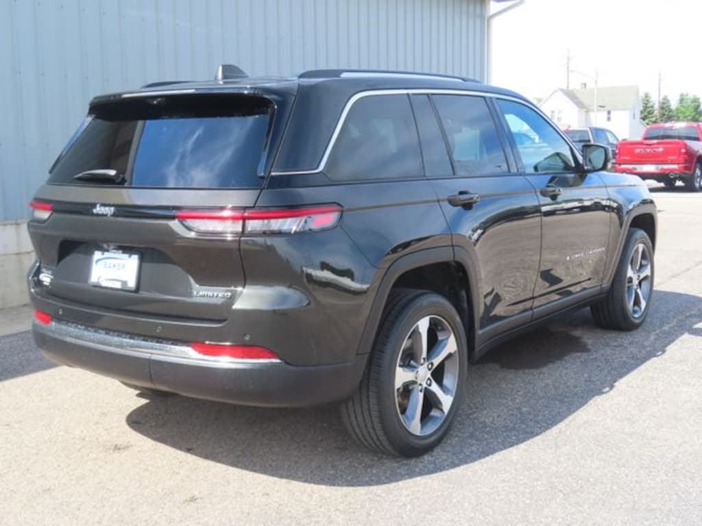 Used 2023 Jeep Grand Cherokee Limited SUV
