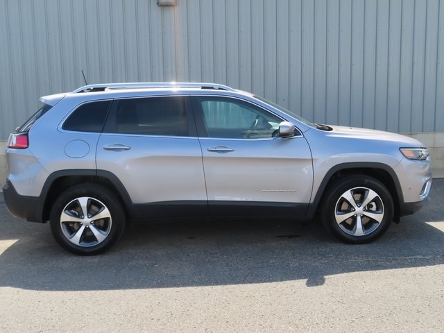 Used 2021 Jeep Cherokee Limited with VIN 1C4PJMDX6MD216511 for sale in Cadillac, MI