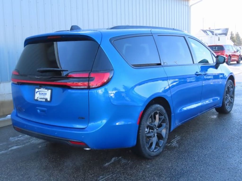 New 2026 Chrysler Pacifica SELECT AWD Passenger Van