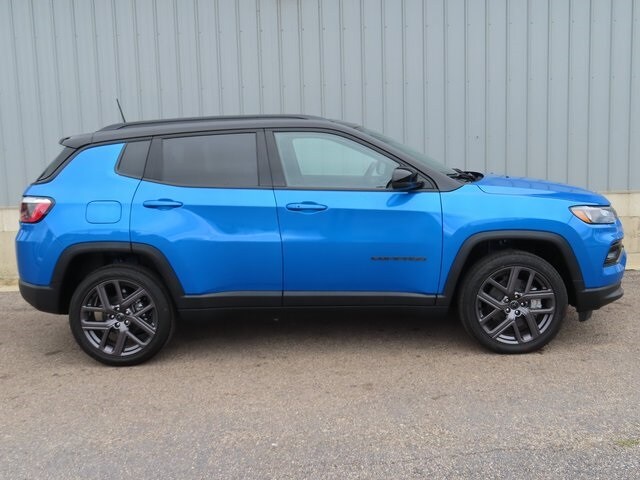 2026 Jeep Compass Limited Altitude photo 2