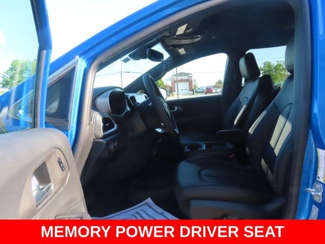 2027 Chrysler Pacifica Select - Photo 17